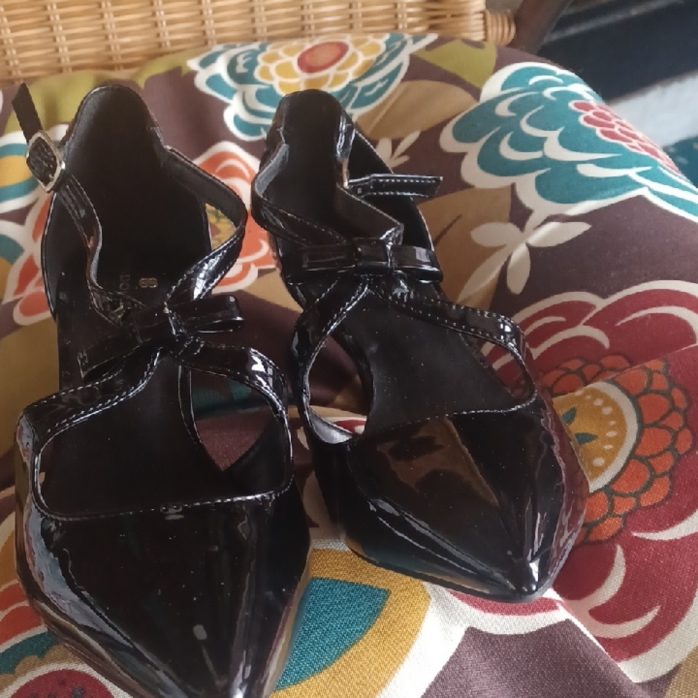 Bandolino Black Heels for Elegant Occasions